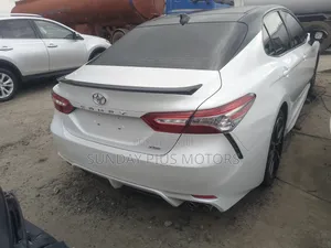 Toyota Camry XSE V6 (3.5L V6 8A) 2019 White