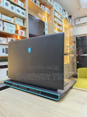 Laptop Alienware M15 16GB AMD Ryzen 9 SSD 1T