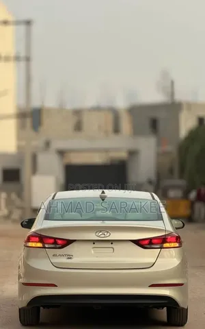 Hyundai Elantra 2016