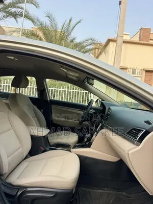 Hyundai Elantra 2016
