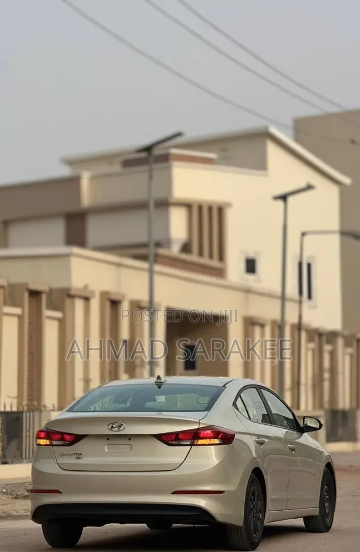 Hyundai Elantra 2016