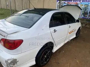 Toyota Corolla 2004 White