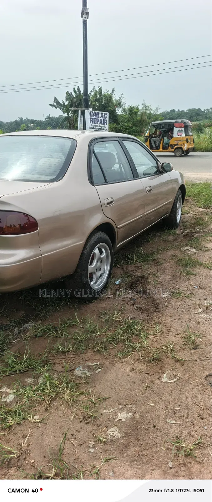 Toyota Corolla 1998 Gold