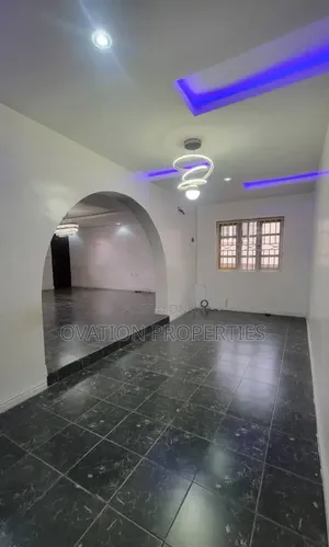 3bdrm Block of Flats in Magodo Phase 1 for rent