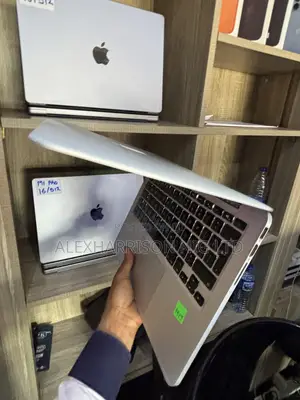 Laptop Apple MacBook Pro 2015 8GB Intel Core i5 SSD 128GB