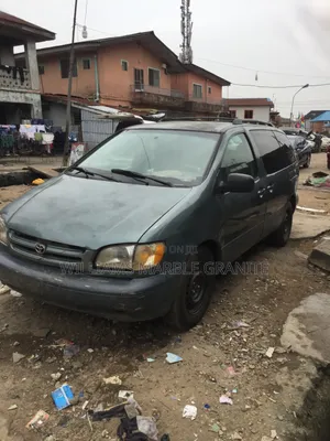 Toyota Sienna 1998 Green