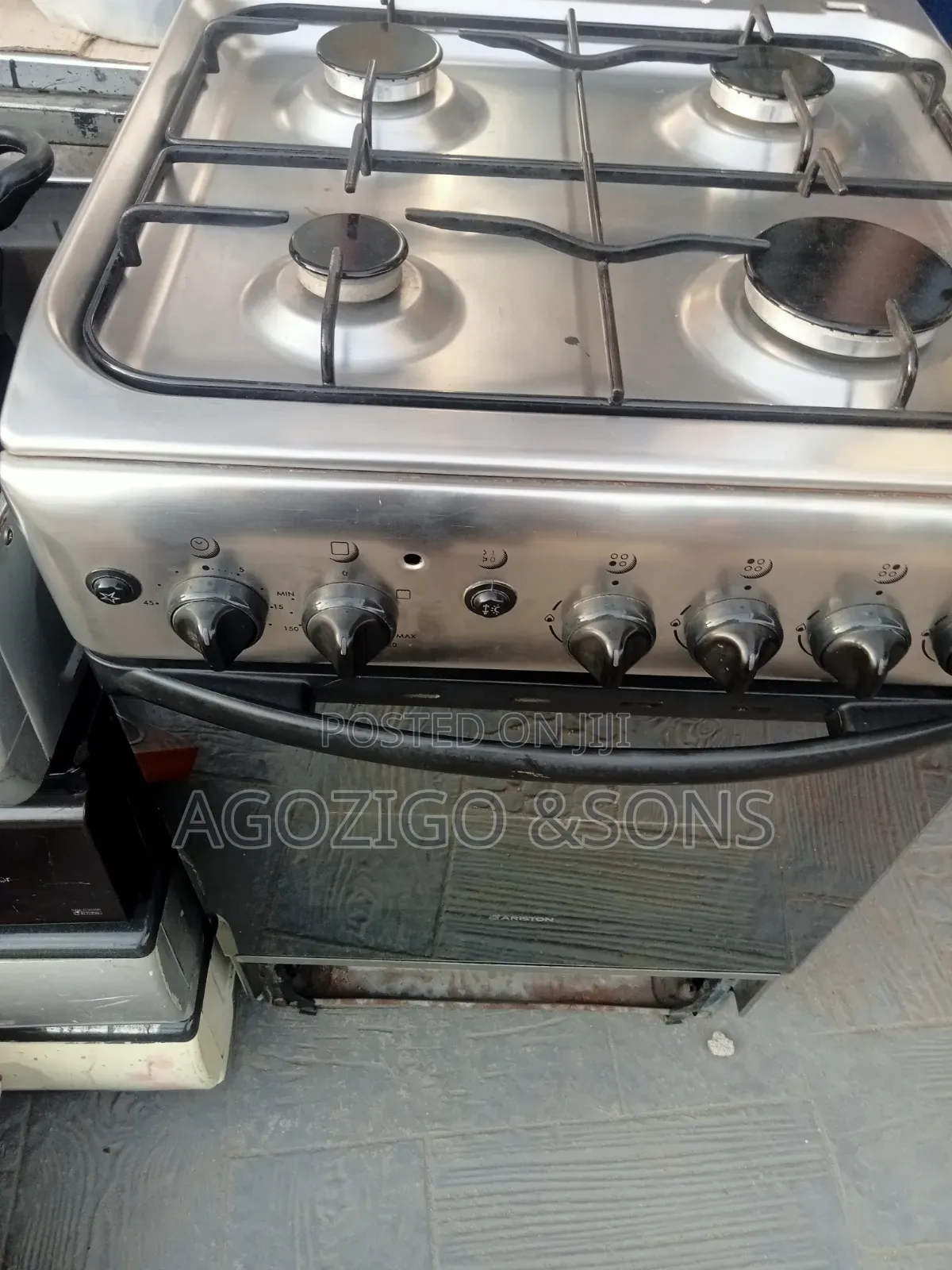 Standing Gas Cooker With Oven