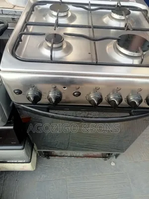 Standing Gas Cooker With Oven