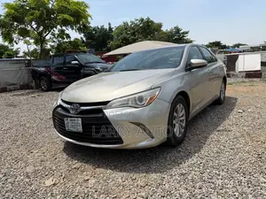 Toyota Camry 2016 Gold