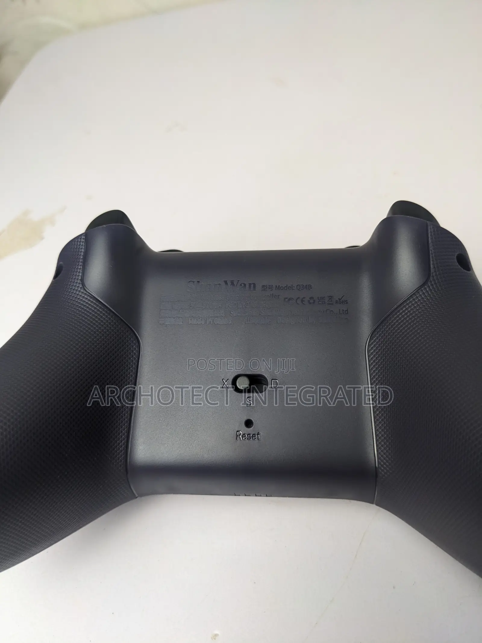 Shan-Wan Q24B Wireless Controller