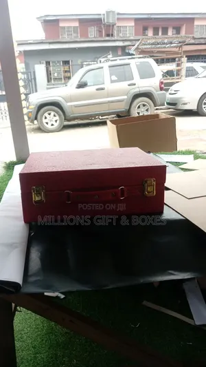 Bubble Wraps/ White Nylon Wrapper/Wooden Gift Boxes