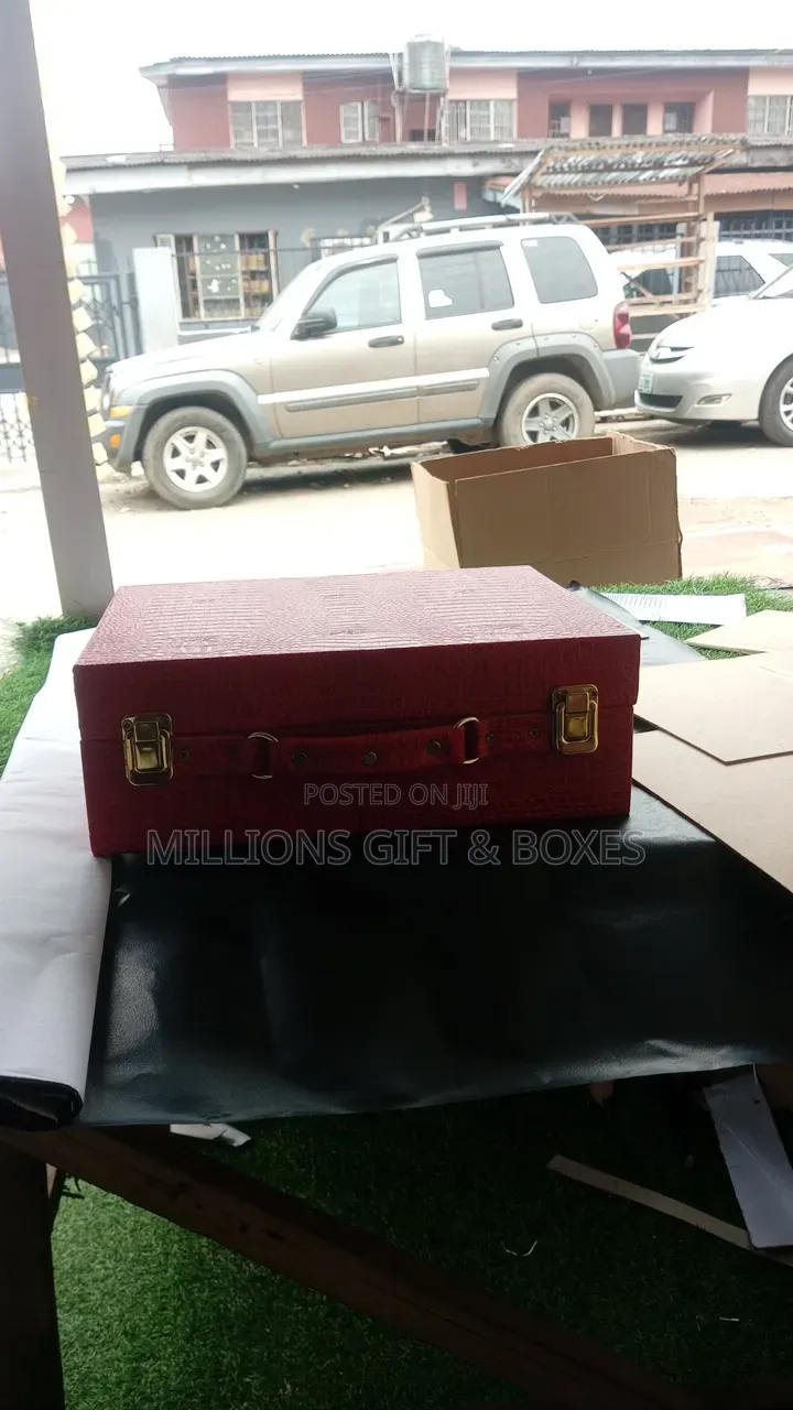 Bubble Wraps/ White Nylon Wrapper/Wooden Gift Boxes