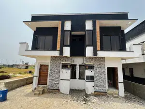 3bdrm Duplex in Chevron for sale