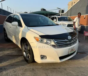 Toyota Venza 2010 White