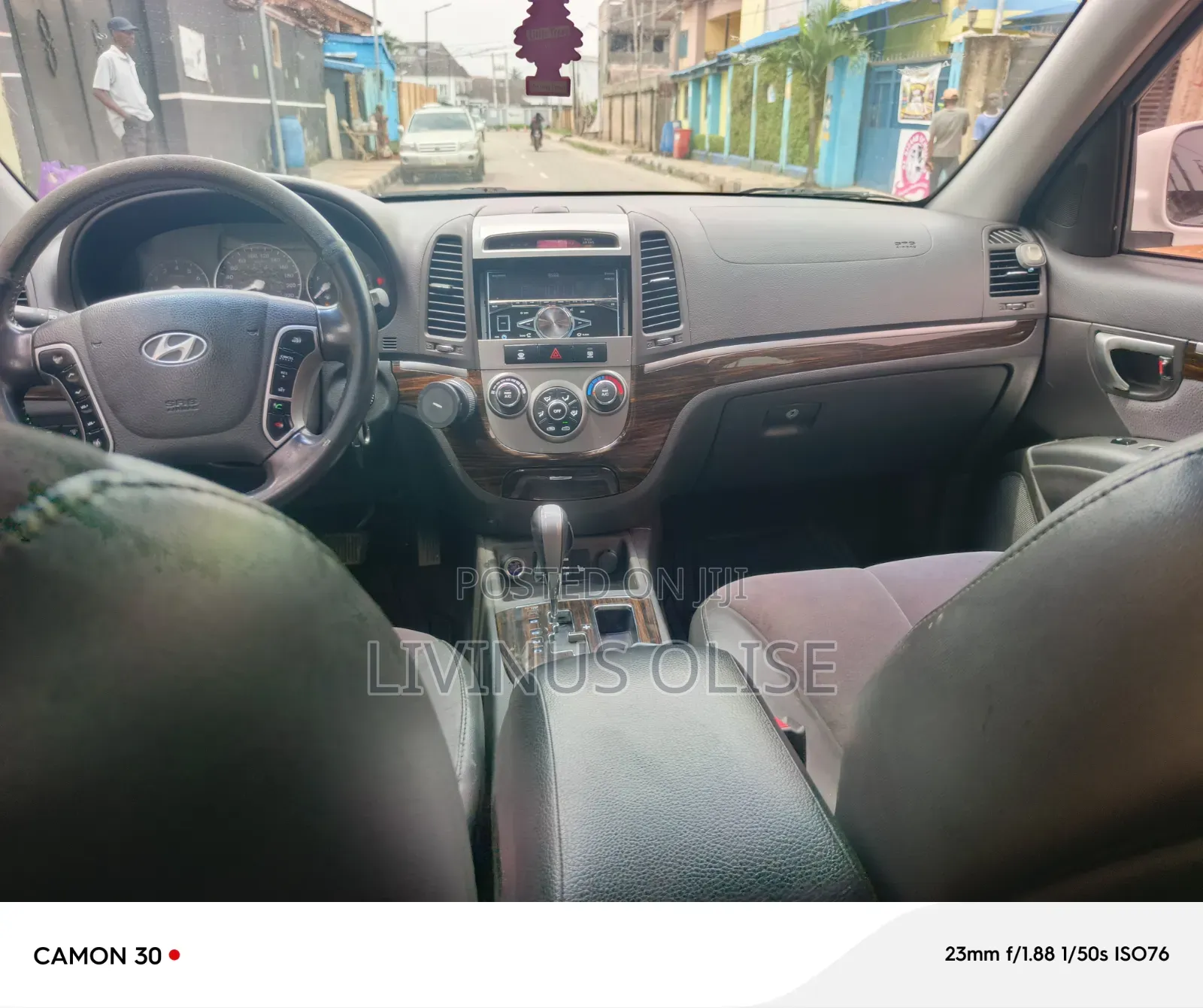 Hyundai Santa Fe SE 2011 White