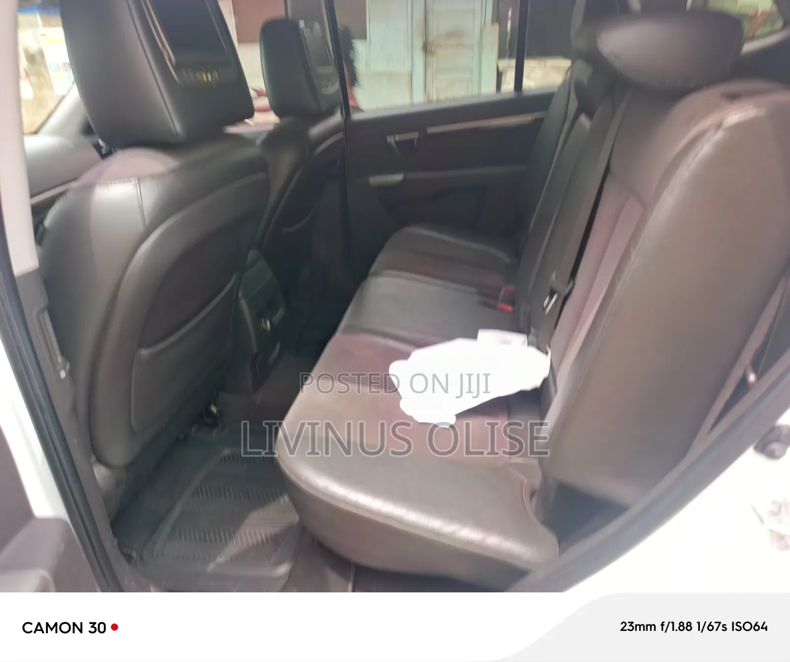 Hyundai Santa Fe SE 2011 White