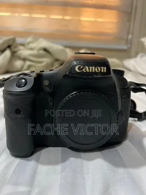 Canon Camera 7D Speed Light, Memory Card and Charger
