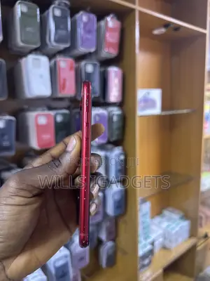 Apple iPhone XR 64 GB Red