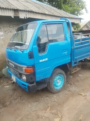 Toyota Dyna 100 Blue Old Model Petrol 1999