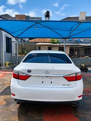 Lexus ES 350 FWD 2015 White