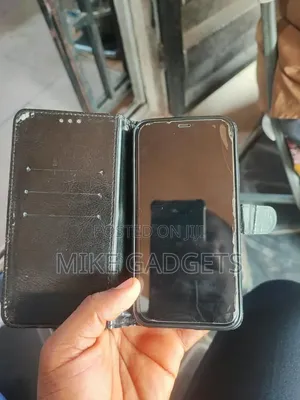 Apple iPhone 11 128 GB Red