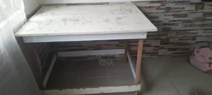 Tailor Cutting Table