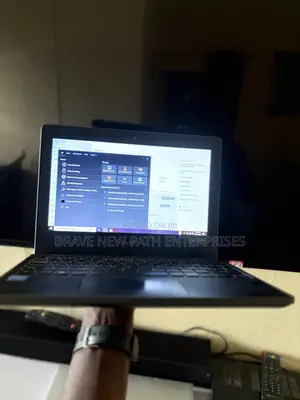 Laptop Acer TravelMate B3 Spin 4GB Intel Celeron SSD 60GB