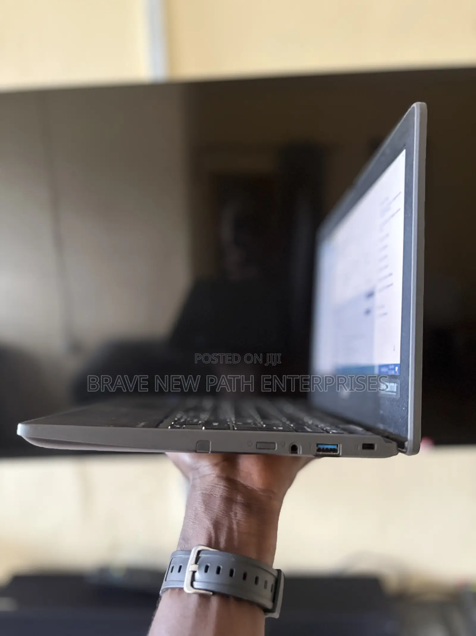 Laptop Acer TravelMate B3 Spin 4GB Intel Celeron SSD 60GB