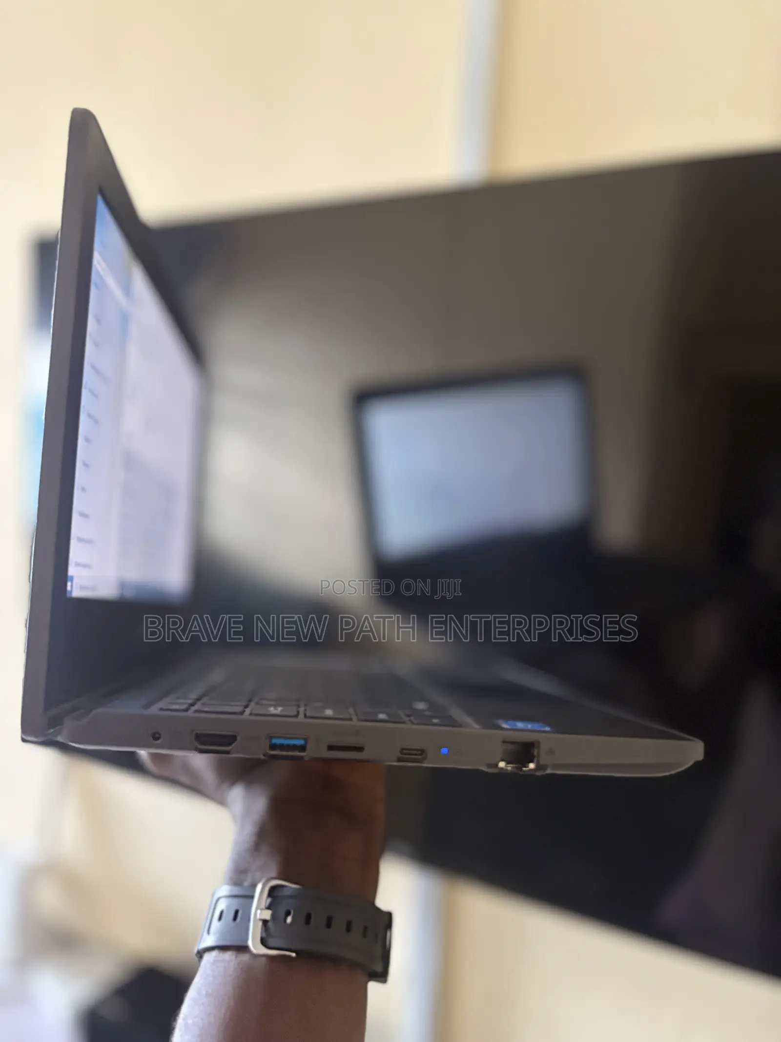Laptop Acer TravelMate B3 Spin 4GB Intel Celeron SSD 60GB