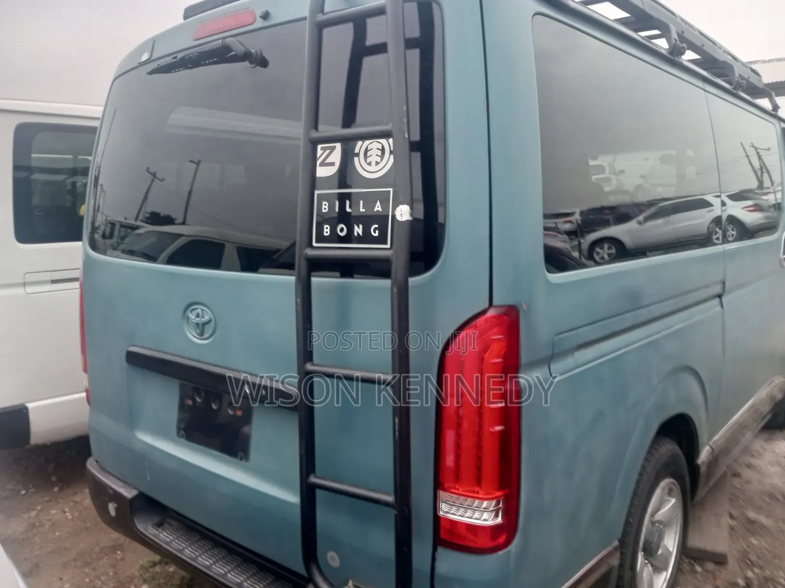 Toyota HiAce 2010 Green