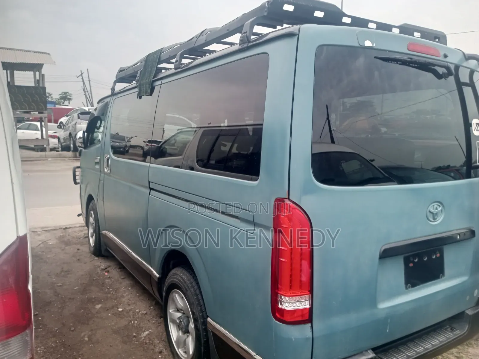 Toyota HiAce 2010 Green