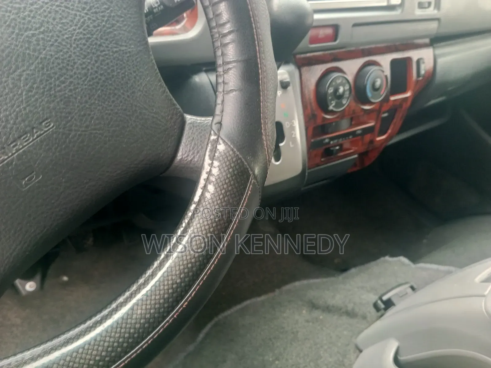 Toyota HiAce 2010 Green