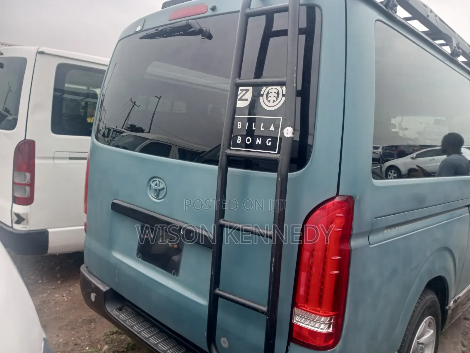 Toyota HiAce 2010 Green