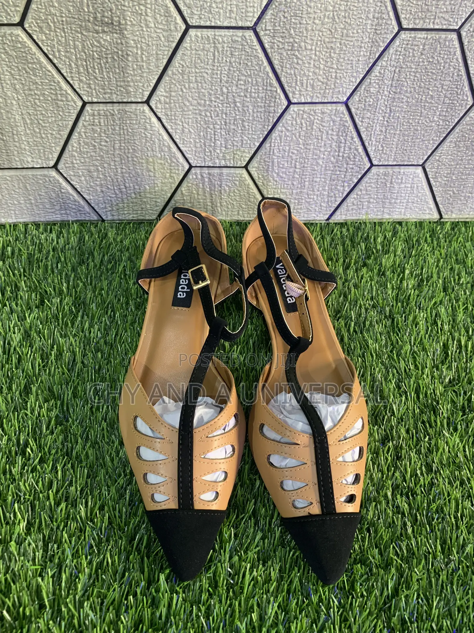 Vaidada Women’s Closed Toe Sandals