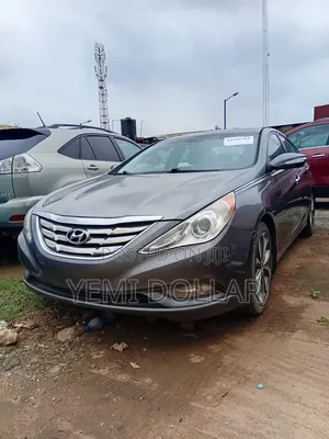 Hyundai Sonata Limited Sedan FWD (2.4L 4cyl 6A) 2012 Gray