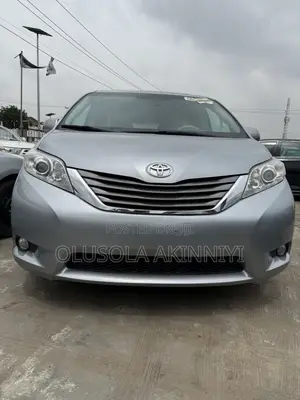 Toyota Sienna 2014 Silver
