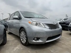 Toyota Sienna 2014 Silver
