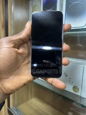 Apple iPhone SE 64 GB White
