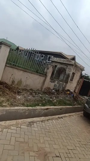 Full Plot of Land With C of O