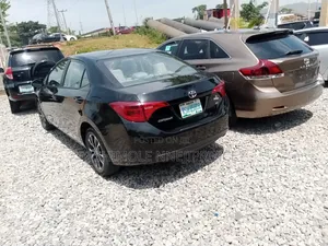 Toyota Corolla LE (1.8L 4cyl 2A) 2018 Black