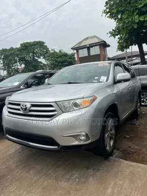 Toyota Highlander Limited 3.5l 4WD 2013 Silver