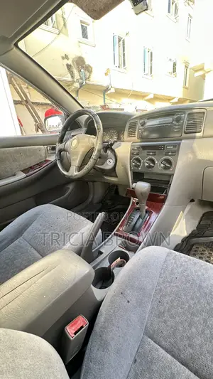 Toyota Corolla 2004 White