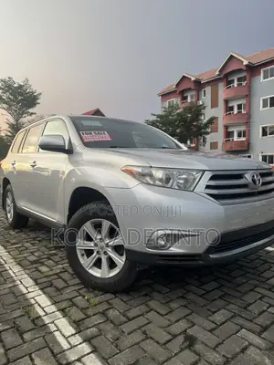 Toyota Highlander SE 2012 Silver