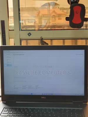Laptop Dell Precision 7740 16GB Intel Core i9 SSD 512GB