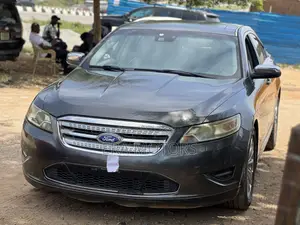 Ford Taurus 2012 Gray