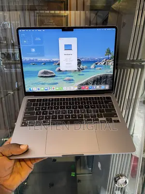 Laptop Apple MacBook Air 2022 M2 16GB Apple M2 SSD 512GB