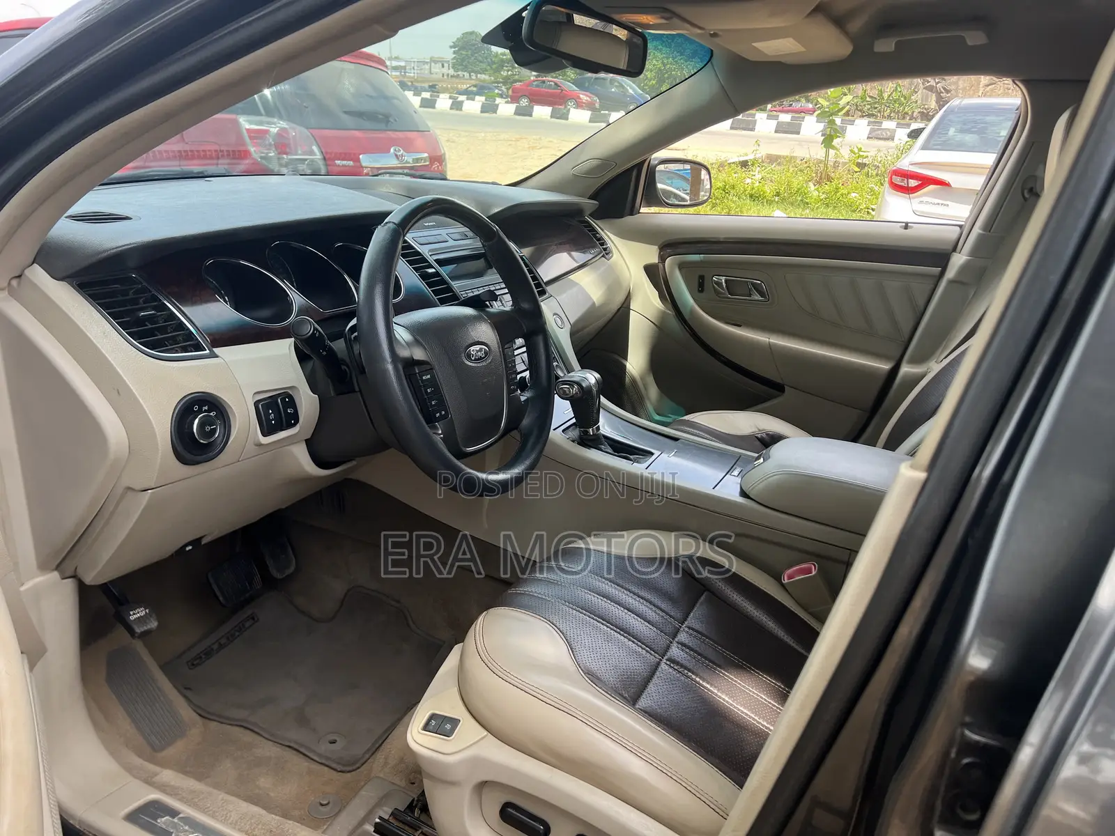 Ford Taurus 2012 Gray