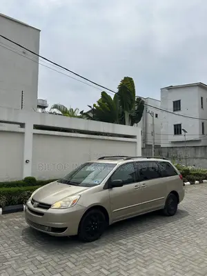 Toyota Sienna LE AWD 2005 Gold