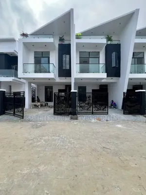 3bdrm Duplex in Ikota for sale