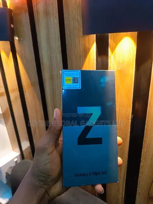 New Samsung Galaxy Z Flip3 5G 128 GB Purple